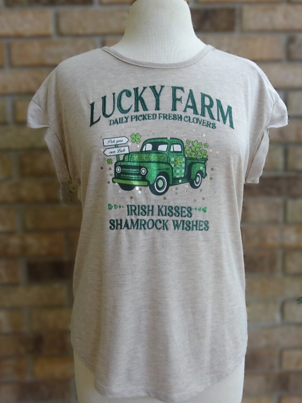 Daisy + Coco Oatmeal Lucky Farm Graphic Top - Size Medium